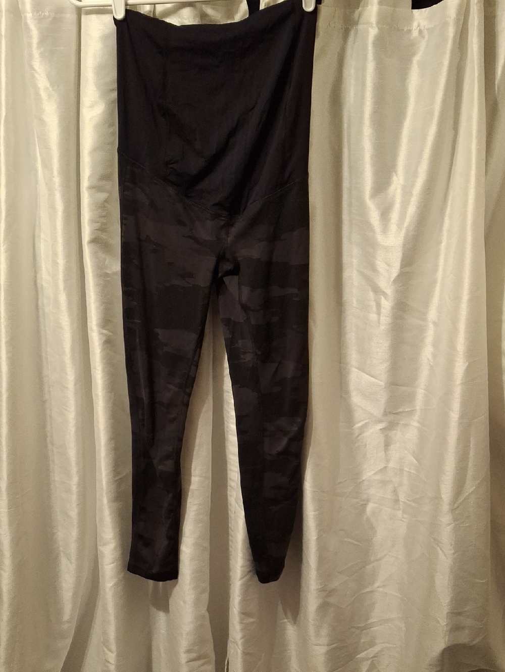 Isabel Maternity by Ingrid & Isabel Camo Leggings